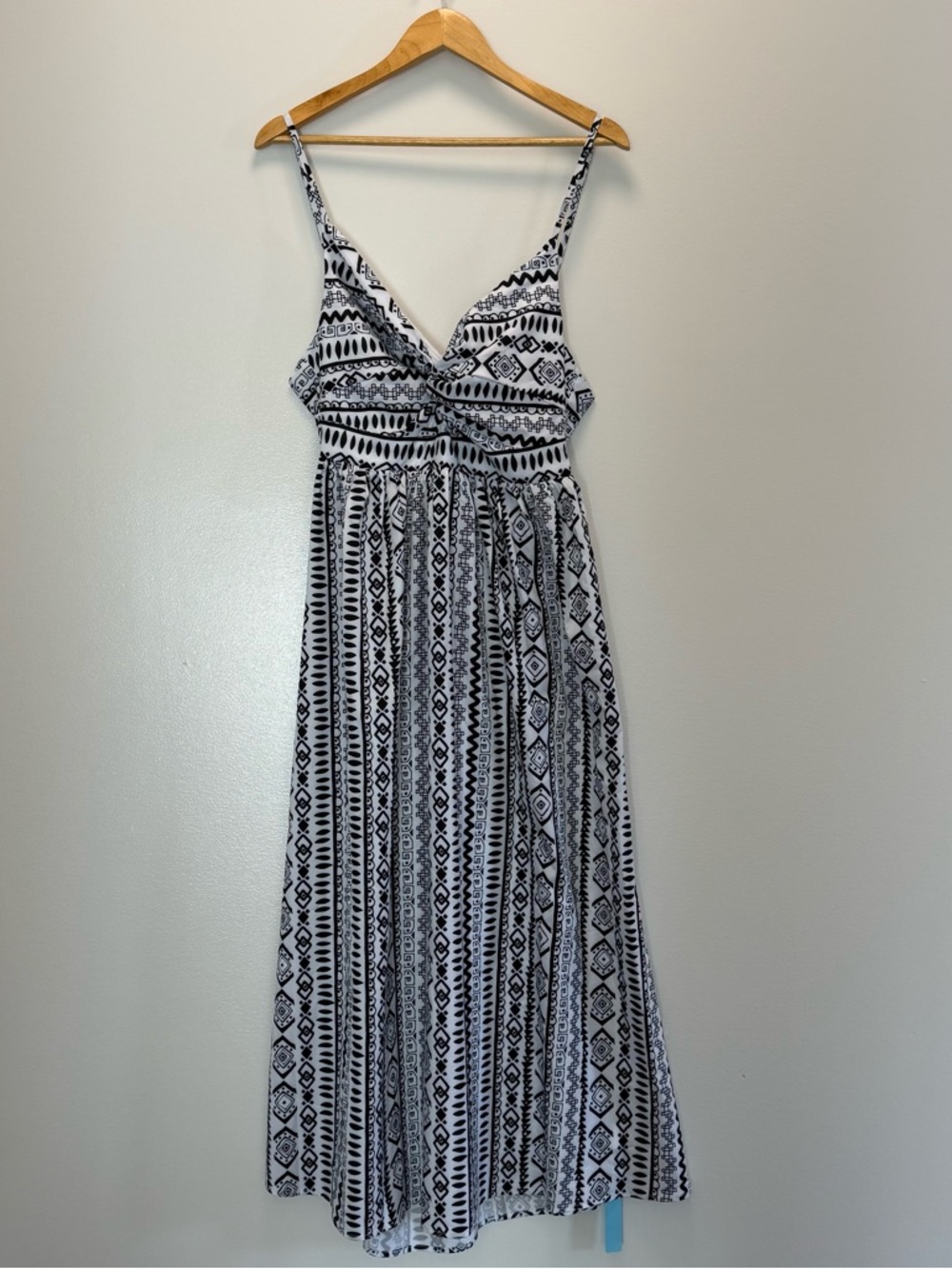 Sleeveless Black & White Tribal Maxi Dress - V-Neck
